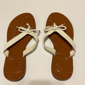 SUNNY: Kate Spade Bow Flipflop